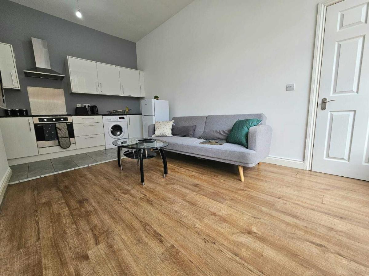 Bee Backways Apartment